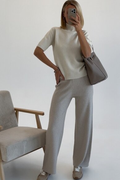 Beige trousers "Weekend" 3