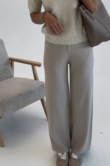 Beige trousers "Weekend" 2