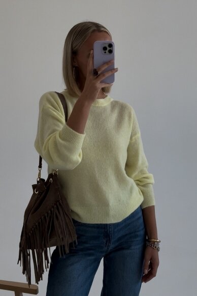 Butter yellow sweater "Baby alpaca" 1