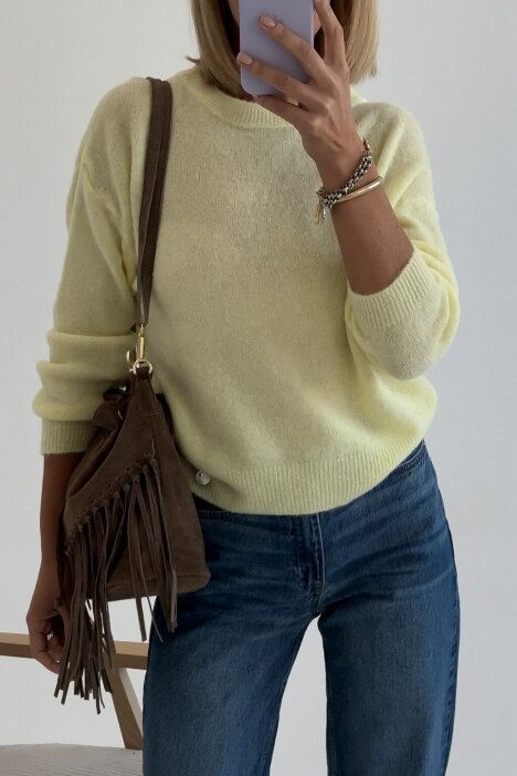 Butter yellow sweater "Baby alpaca"