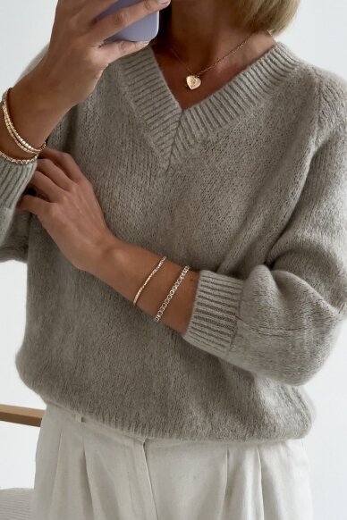 Beige sweater "V-neck Favorite" 1