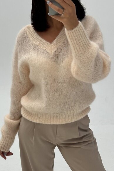 Cream sweater "Luxury Franceska"