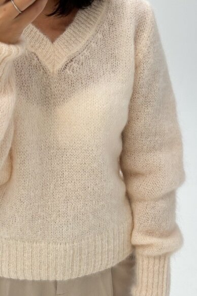 Cream sweater "Luxury Franceska" 1