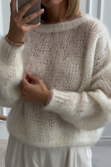 Luxury white sweater "Feather" 4