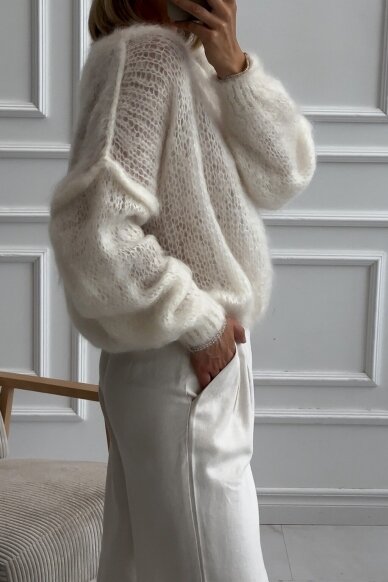 Luxury white sweater "Feather" 1