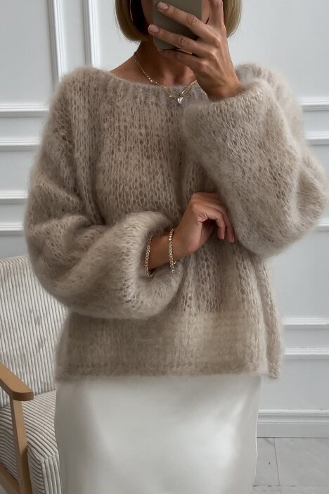 Luxury beige sweater "Fluffy"