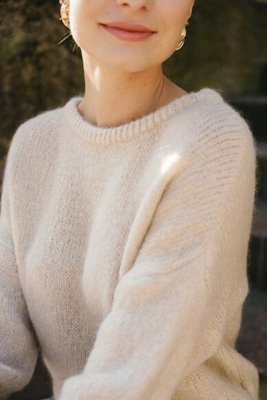 Beige sweater "Basics" 1