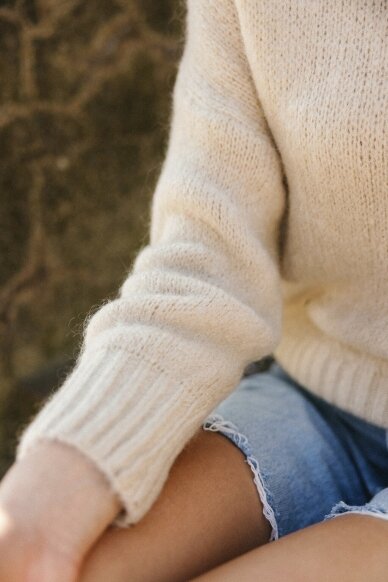 Beige sweater "Basics" 4