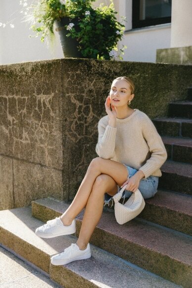 Beige sweater "Basics" 2